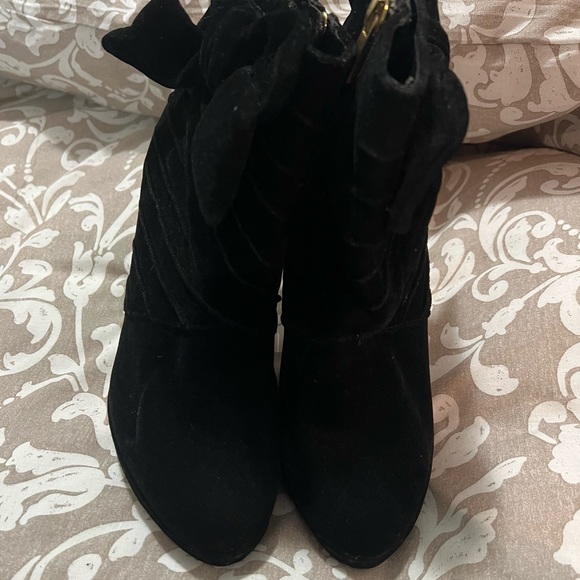 Gorgeous Ann Michelle Booties! - Picture 7 of 10